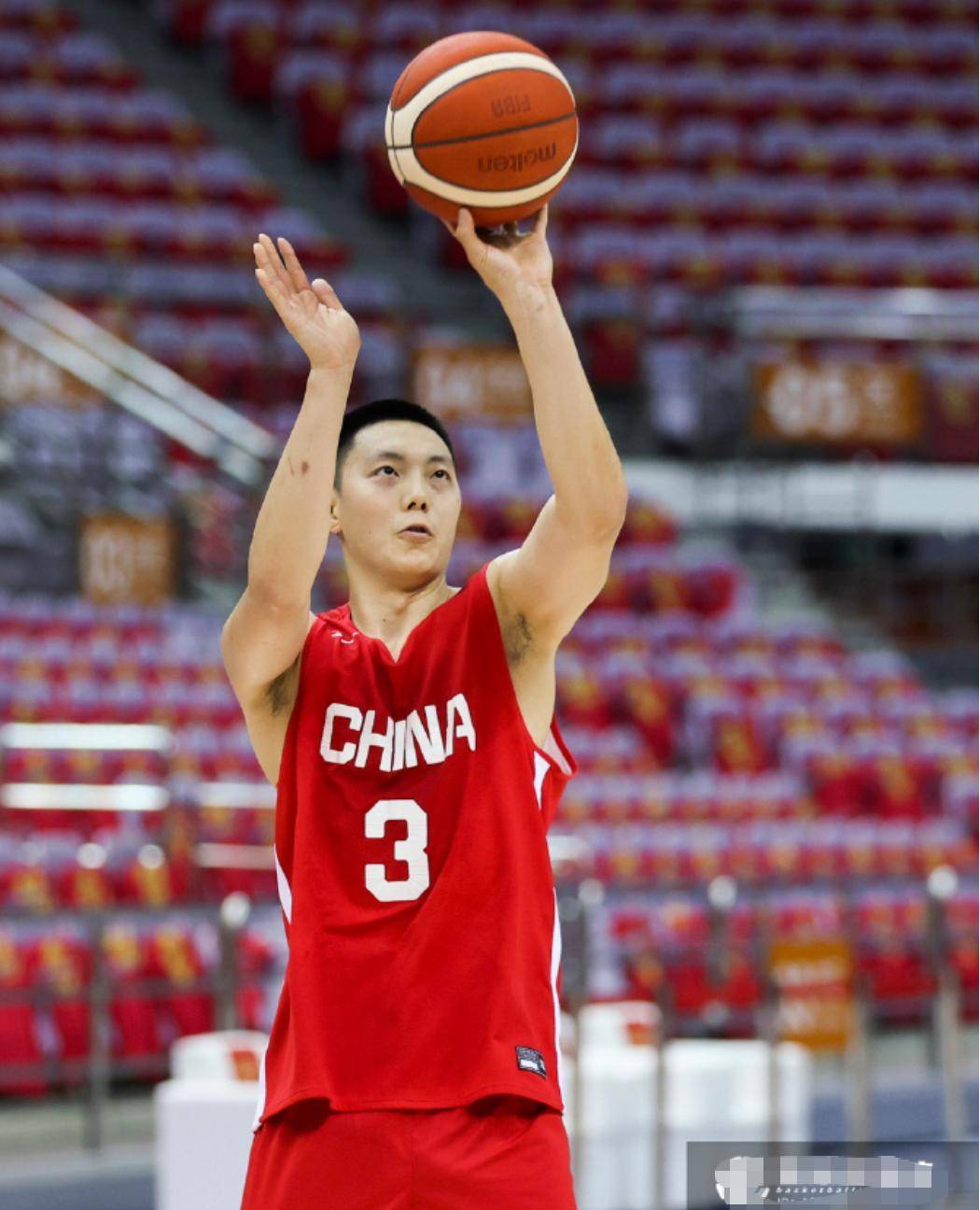 乐鱼体育 -包含关键战体能课后,布拉加豪取连胜备战CBA常规赛,令人意外,训练强度显著提升的词条