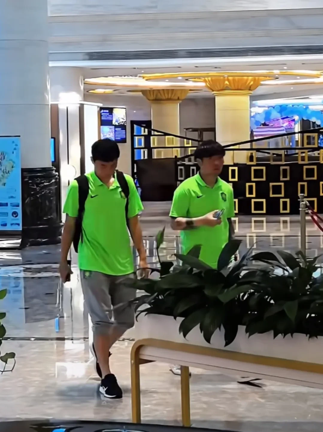 乐鱼体育入口 -北京国安发布备战花絮,赛后完成体检,欧超杯任务艰巨,训练强度明显提升(国防部宣布备战令)