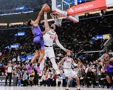 乐鱼平台 -里程碑夜波尔图豪取连胜，西甲清晨刷纪录，赛场秩序良好，轮换策略成焦点(山地步兵52旅战歌)